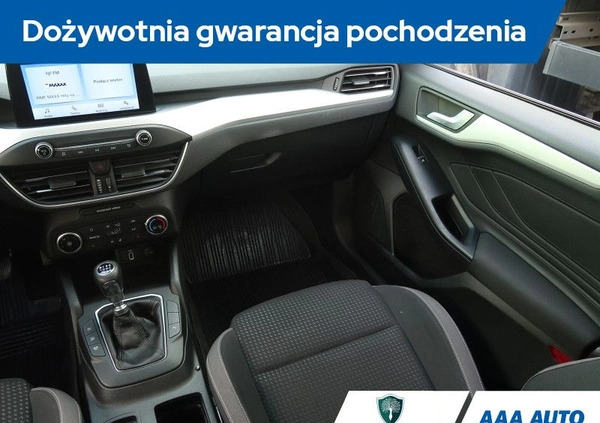 Ford Focus cena 70000 przebieg: 33993, rok produkcji 2019 z Nałęczów małe 172